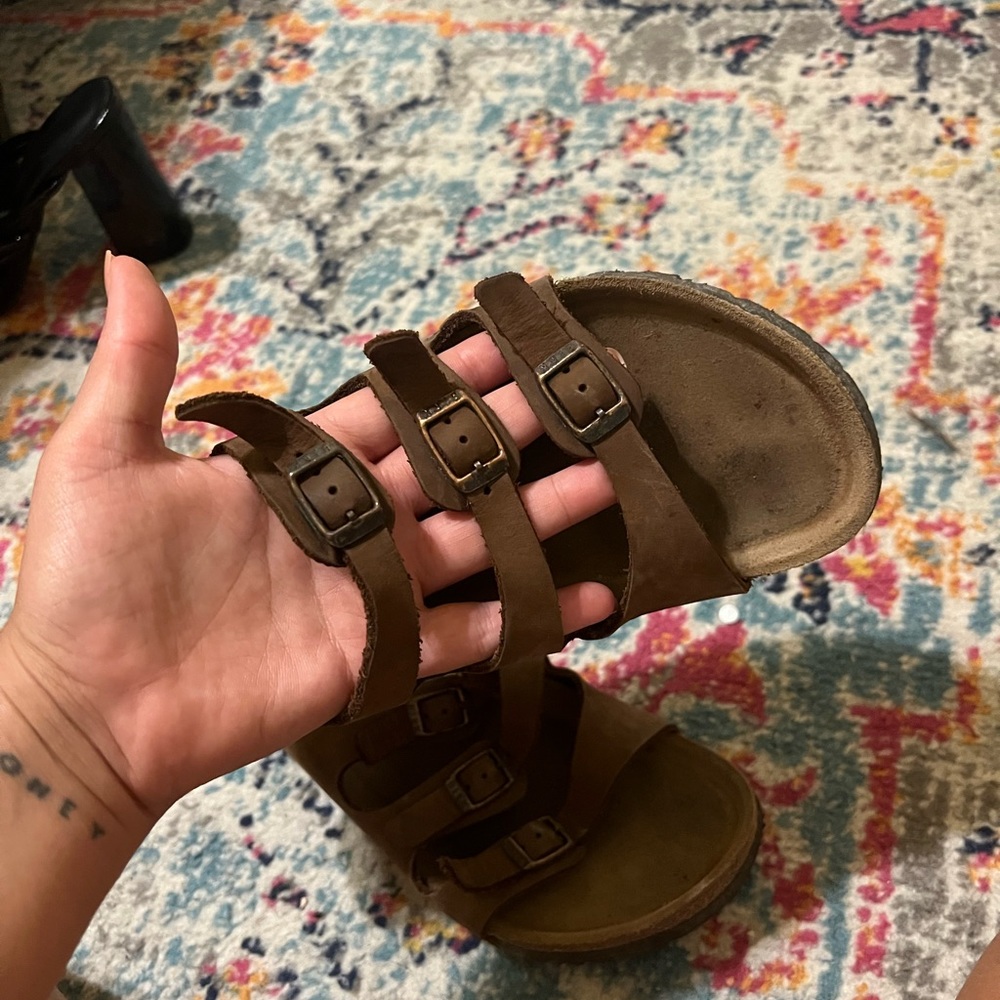 3 strap Birkenstocks!